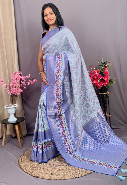 Image of Pure Banarasi Patola Silk Rich Zari And Meenakari Weaved Body Pallu Saree