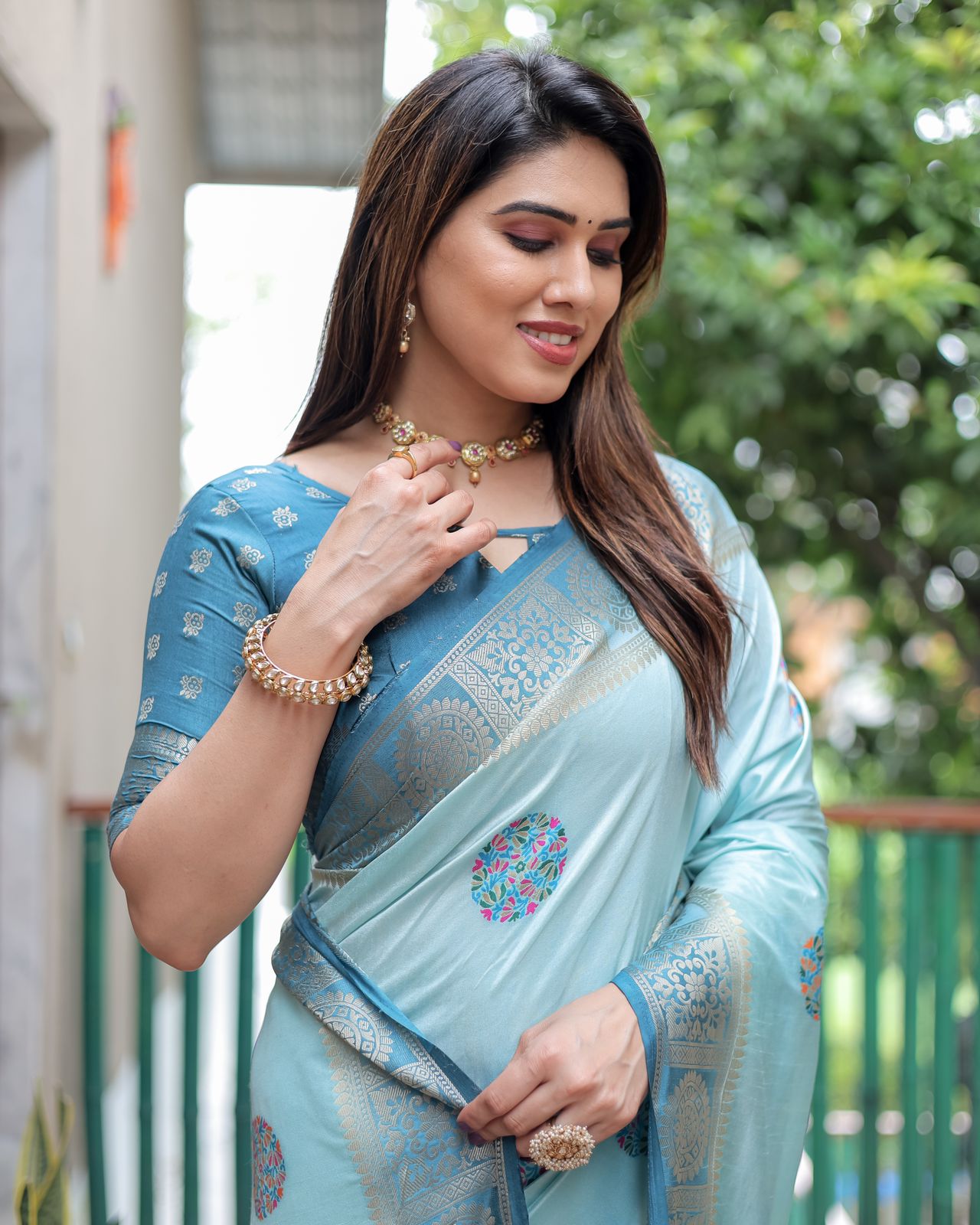 Pure Banarasi Silk All Over Zari Weaved Boota With Rich Weaved Zari Pallu Saree