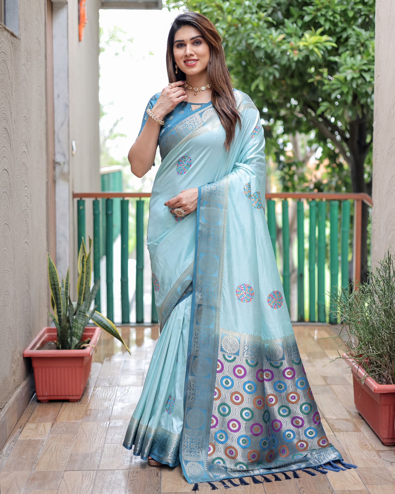 Pure Banarasi Silk All Over Zari Weaved Boota With Rich Weaved Zari Pallu Saree