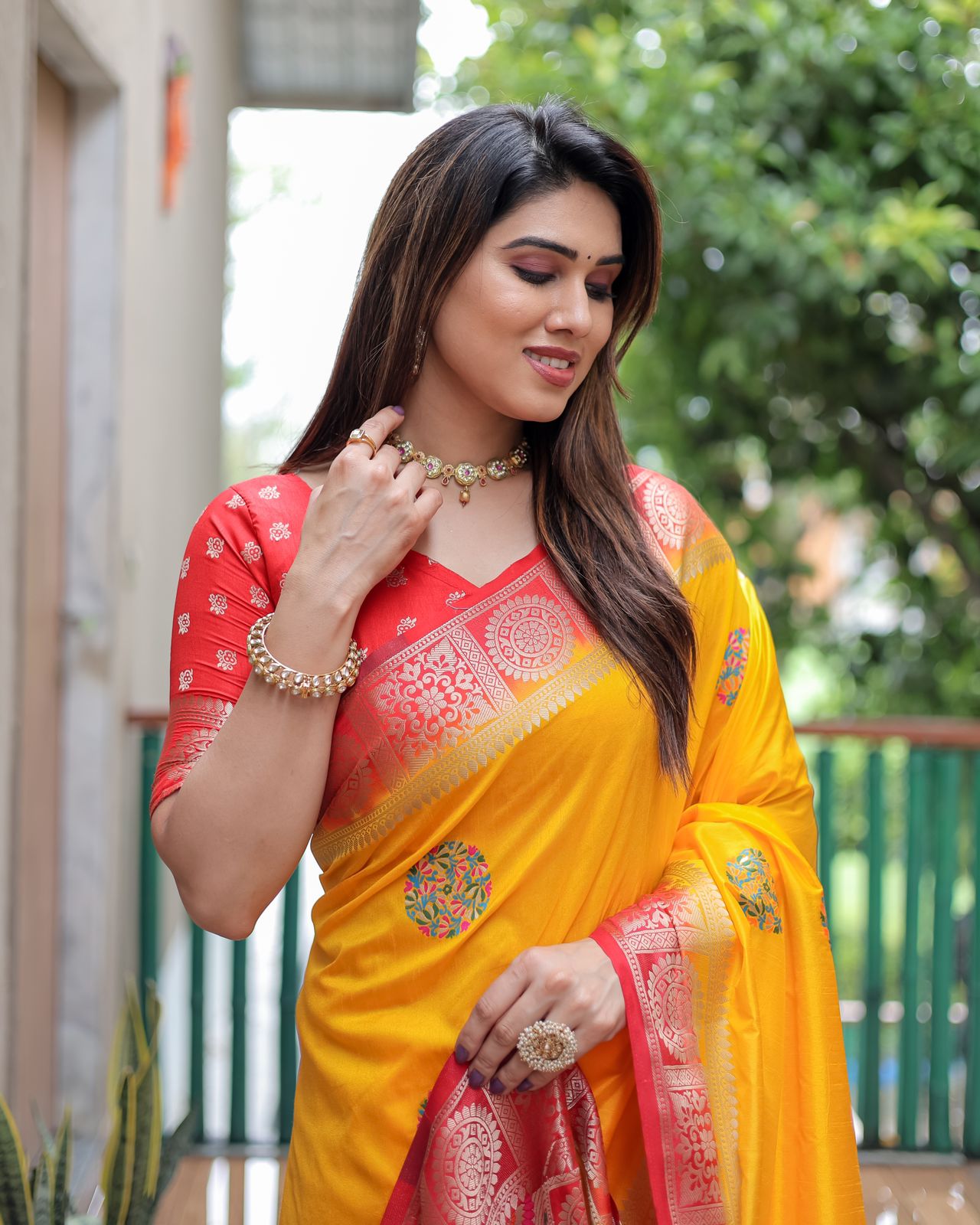 Pure Banarasi Silk All Over Zari Weaved Boota With Rich Weaved Zari Pallu Saree