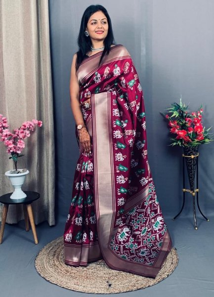 Image of Pure Banarasi Silk Patola All Over Weaved With Rich Zari Weaved Pallu Border Saree