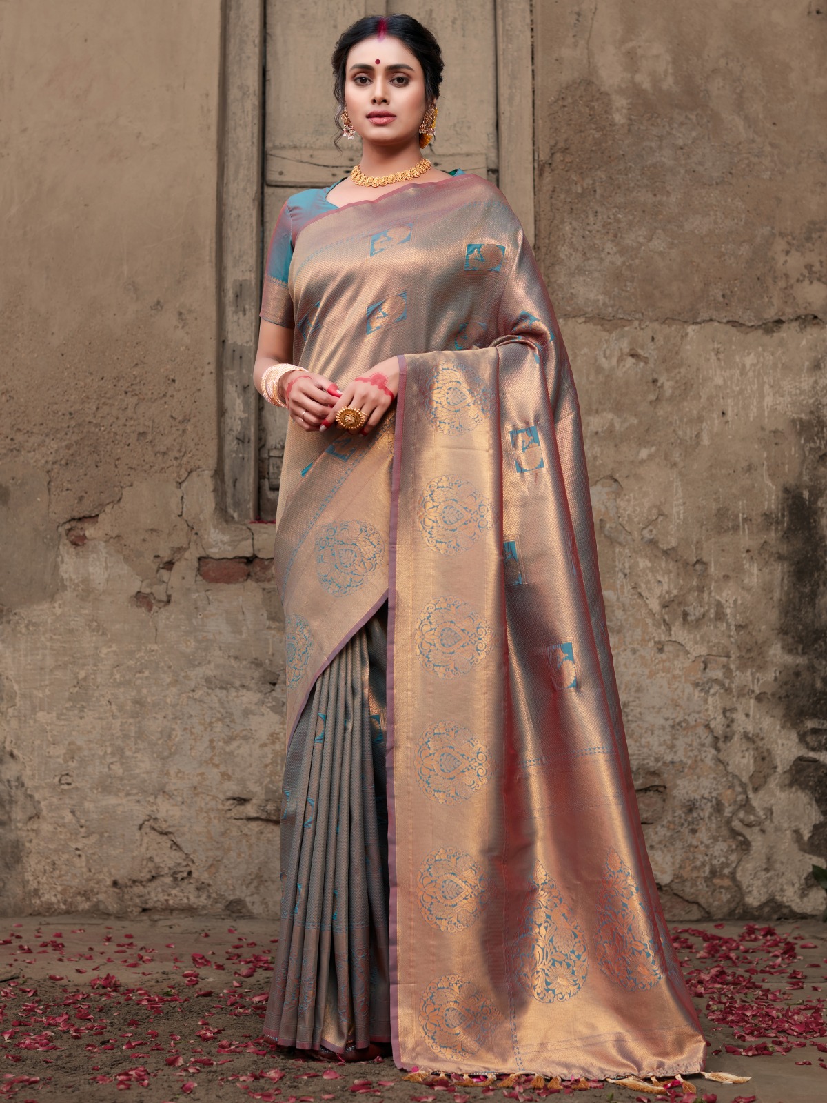 Pure Banarasi Silk Handloom Kuberpattu All Over Rich Zari Weaved Saree