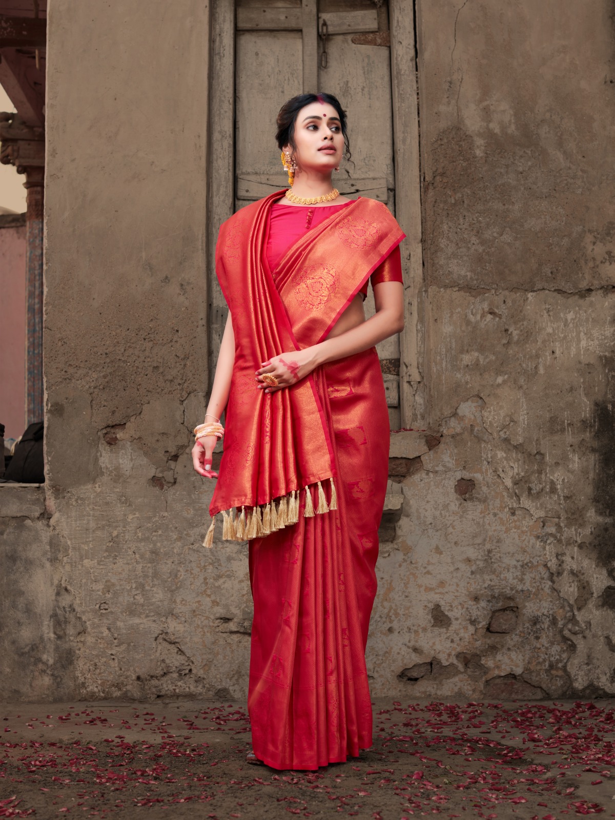 Pure Banarasi Silk Handloom Kuberpattu All Over Rich Zari Weaved Saree