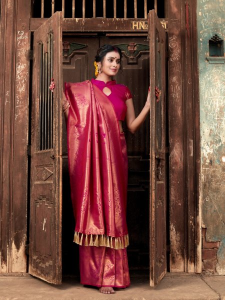 Image of Pure Banarasi Silk Handloom Kuberpattu All Over Rich Zari Weaved Saree