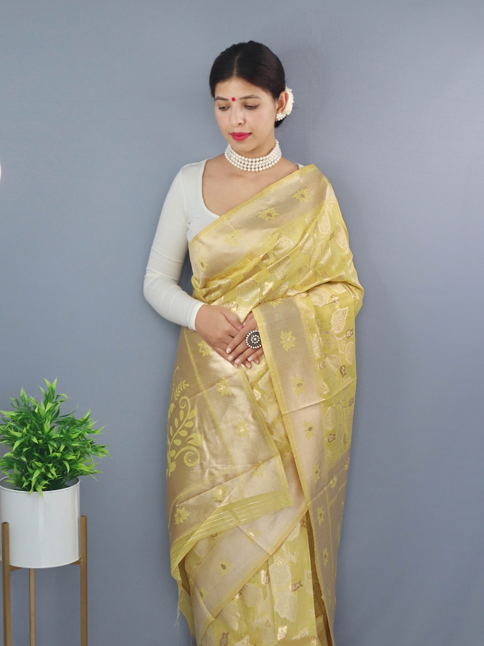 Pure Linen All Over Gold Zari And Resham Weaved Rich Pallu Weaving Saree