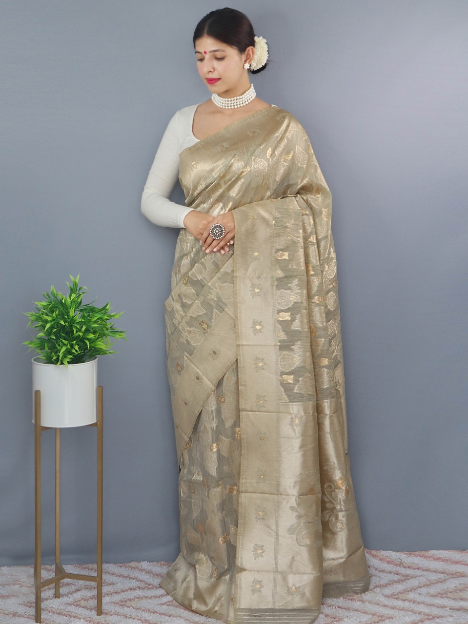 Pure Linen All Over Gold Zari And Resham Weaved Rich Pallu Weaving Sarees