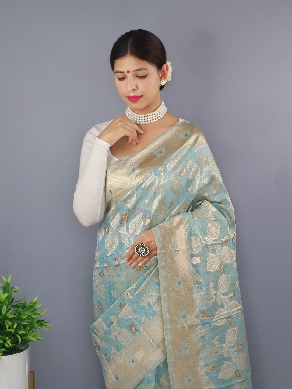 Pure Linen All Over Gold Zari And Resham Weaved Rich Pallu Weaving Saree