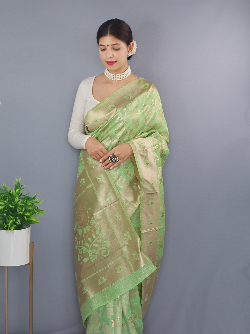 Pure Linen All Over Gold Zari And Resham Weaved Rich Pallu Weaving Sarees