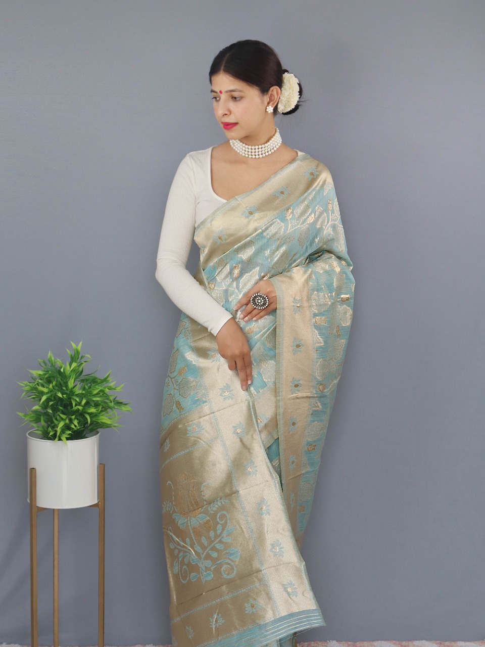 Pure Linen All Over Gold Zari And Resham Weaved Rich Pallu Weaving Saree