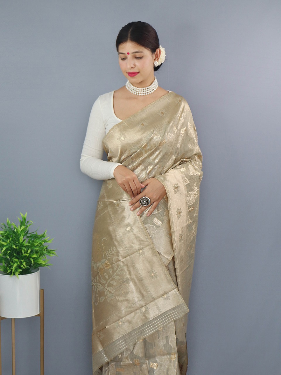 Pure Linen All Over Gold Zari And Resham Weaved Rich Pallu Weaving Sarees