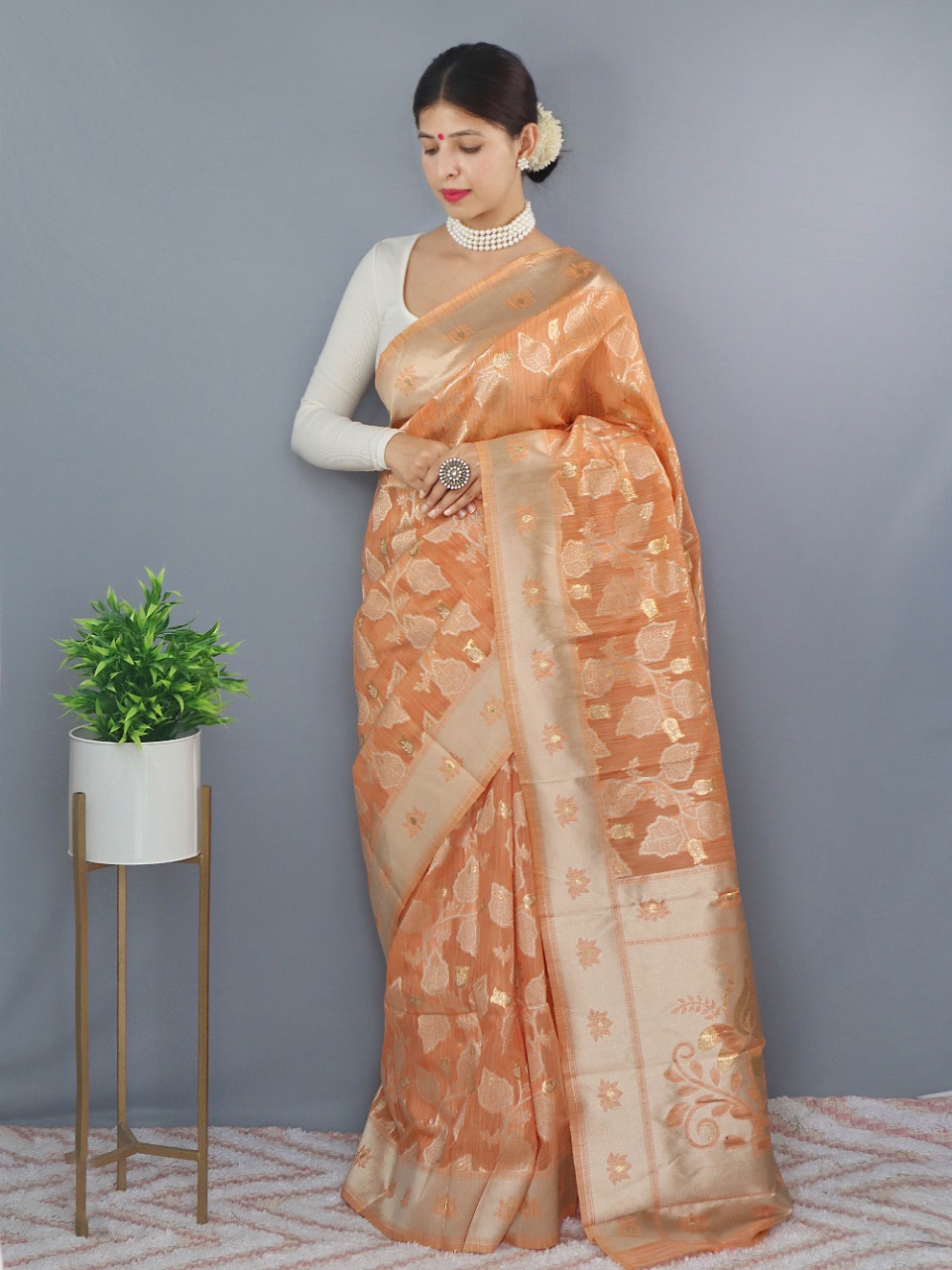 Pure Linen All Over Gold Zari And Resham Weaved Rich Pallu Weaving Saree