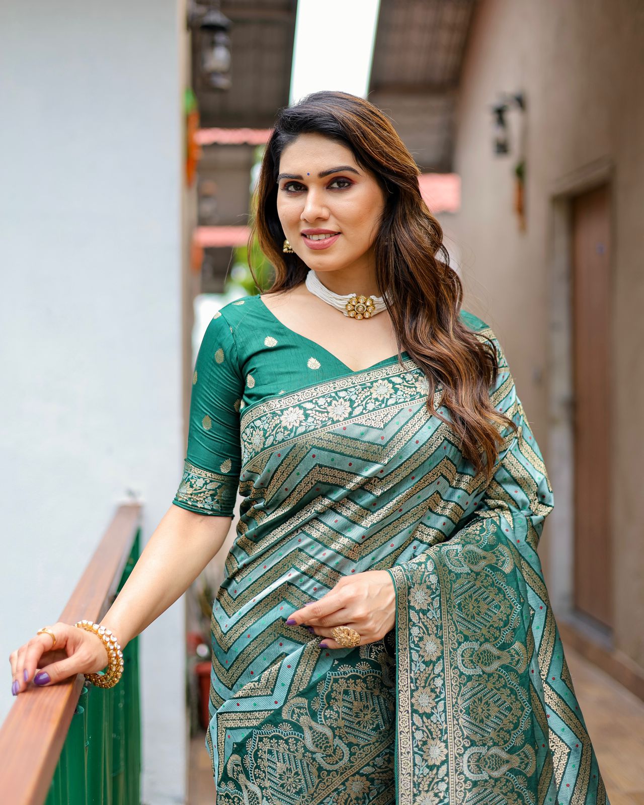 Pure Kanjivaram Silk Pattu Rich Zari Meenakari Lehariya Weaved Rich Pallu Border Saree