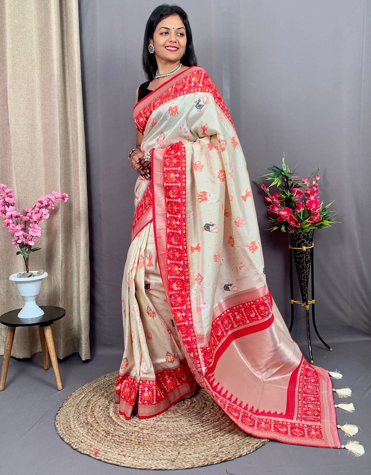 Pure Banarasi Patola Silk Rich Zari And Meenakari Weaved With Brocade Blouse Saree