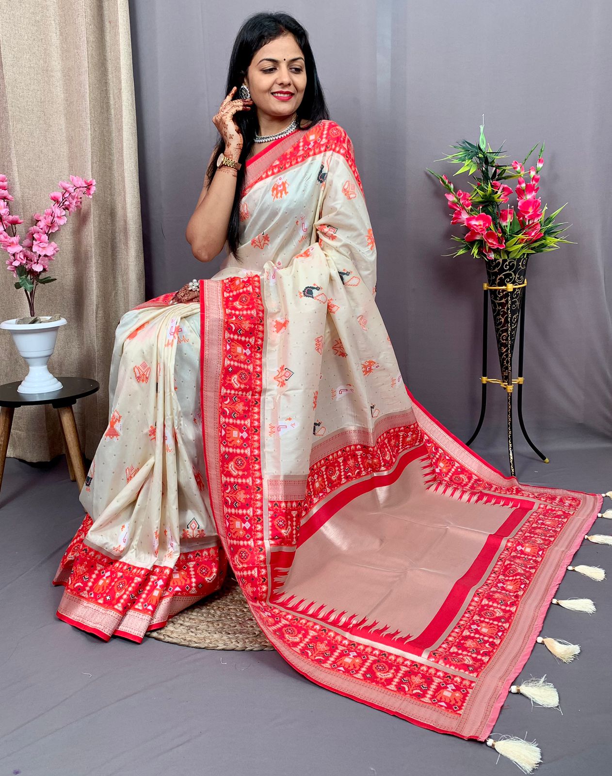 Pure Banarasi Patola Silk Rich Zari And Meenakari Weaved With Brocade Blouse Saree