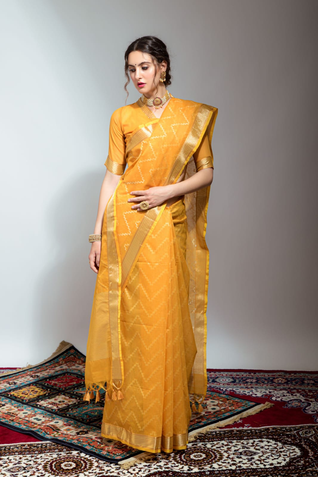 Pure Linen Silk Zari Woven Lehariya Pattern With Plain Zari Pallu And Border Saree