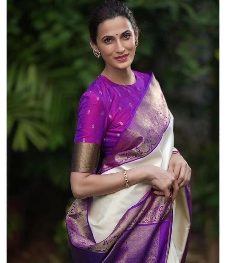 Banarasi Silk Rich Zari Weaved Pallu With Wide Zari Border Saree