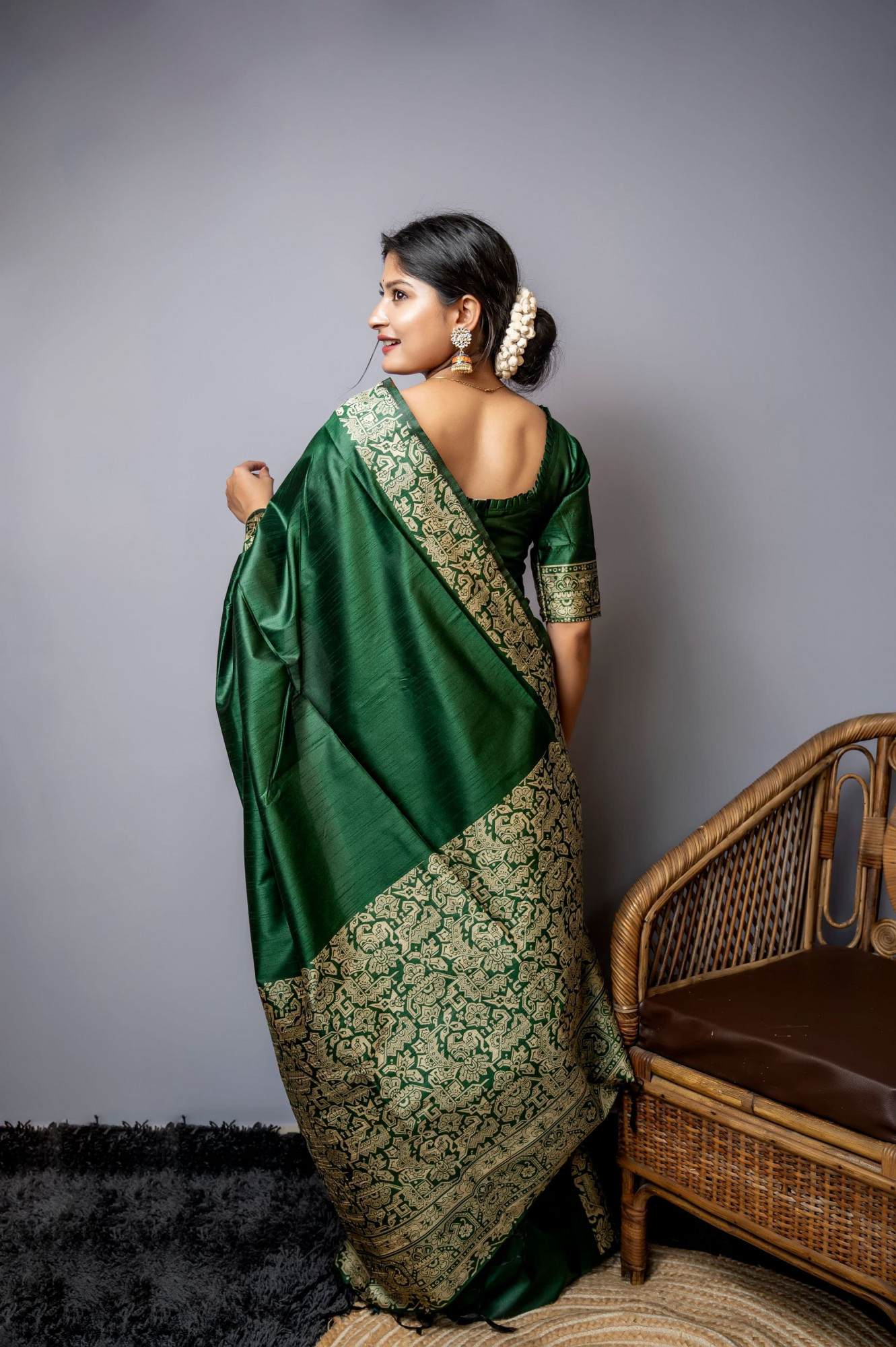 Bottle Green Handloom Silk Kalamkari Weaved Rich Pallu Border Saree