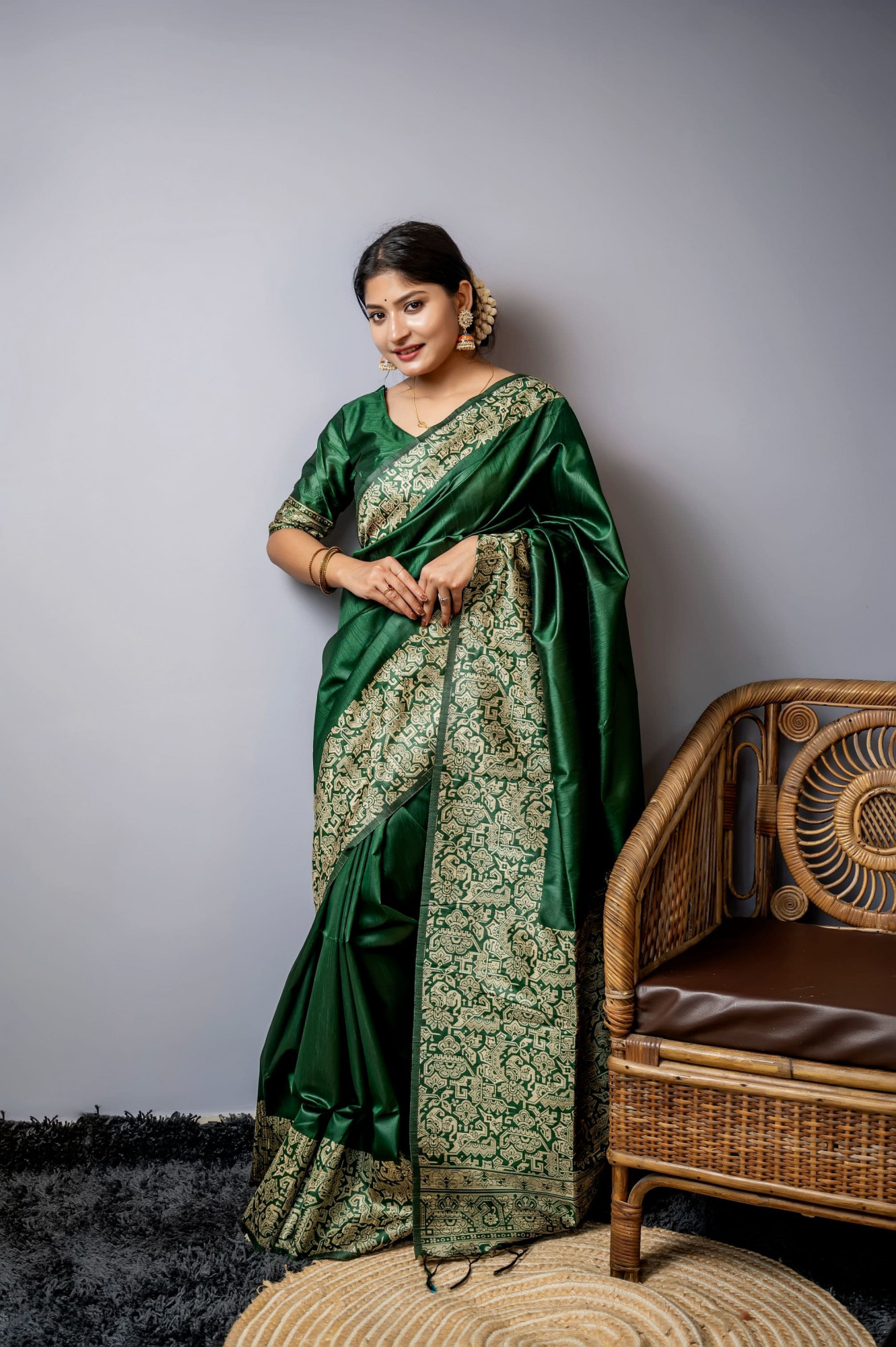 Bottle Green Handloom Silk Kalamkari Weaved Rich Pallu Border Saree