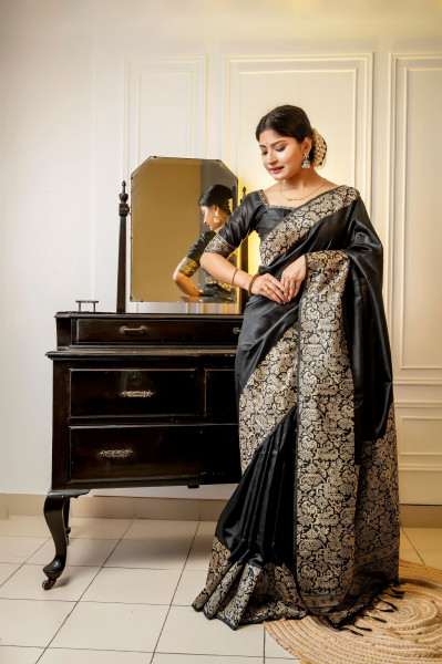 Image of Black Handloom Silk Kalamkari Weaved Rich Pallu Border Saree