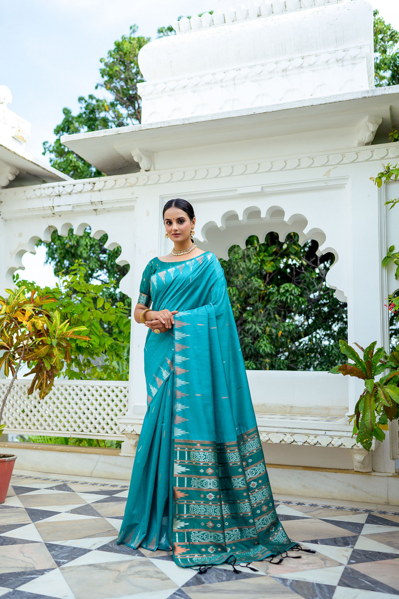 Teal Soft Tussar Silk Jamdani Zari Weaved Saree