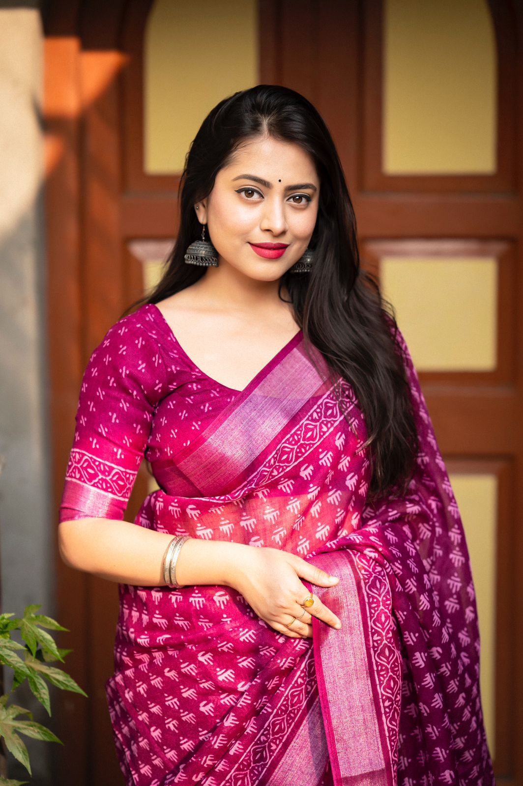 Raani Pure Linen Digital Printed Zari Border Saree