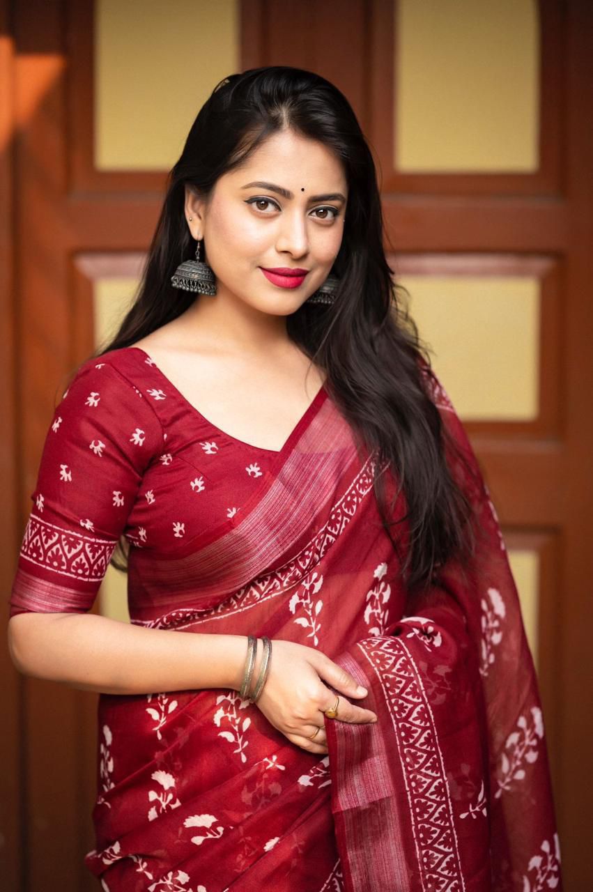 Red Pure Linen Digital Printed Zari Border Saree