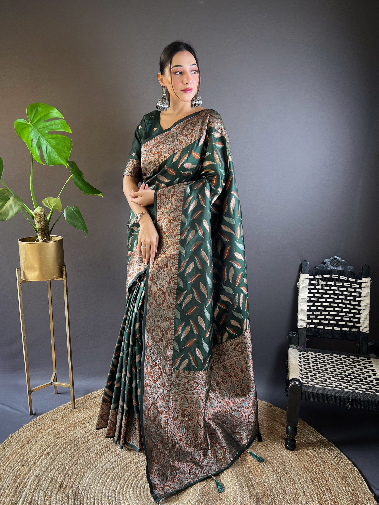Bottle Green Banarasi Silk Zari Weaved Body Rich Pallu Border Saree