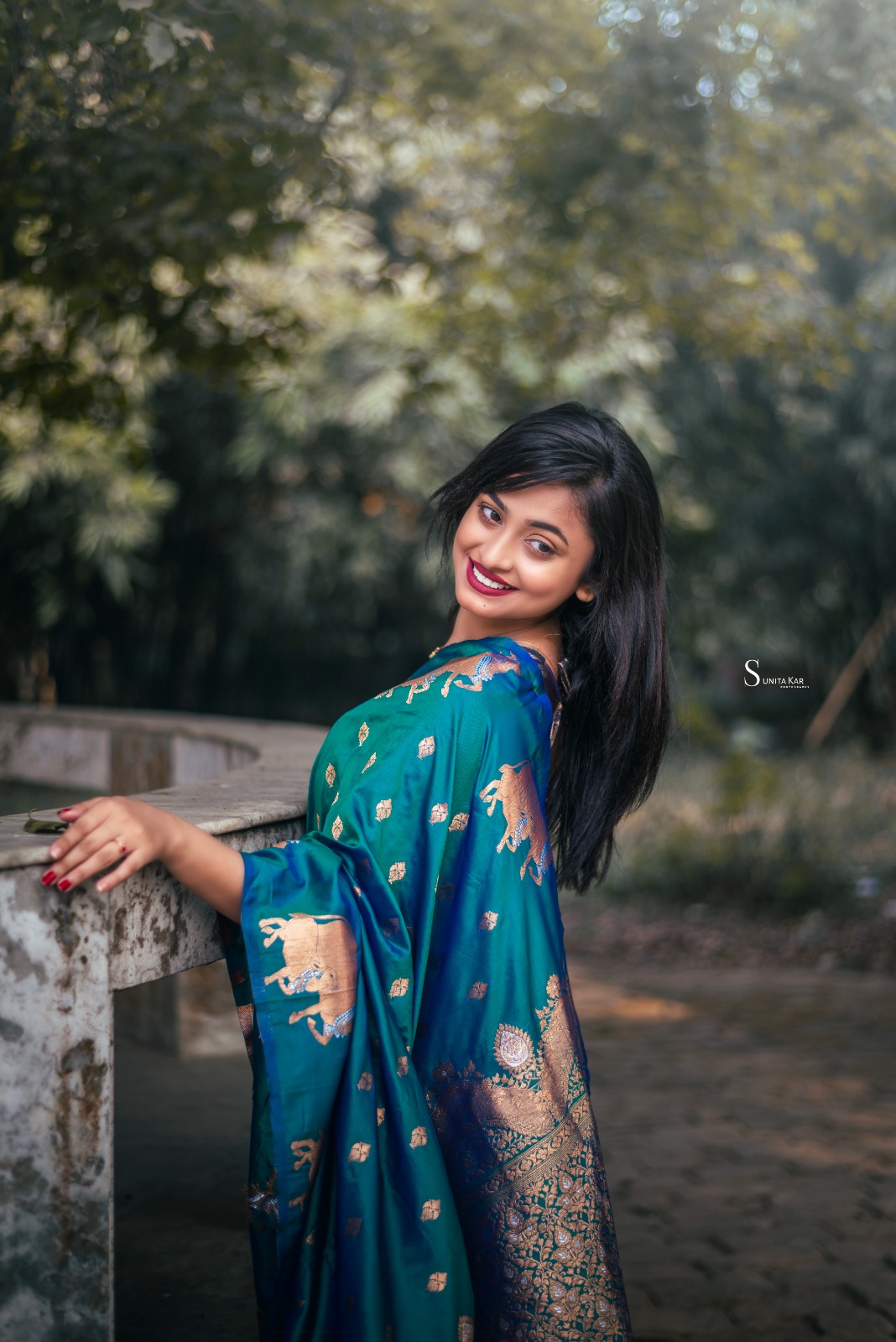 Teal Banarasi Silk Zari Weaved Body Rich Pallu Border Saree