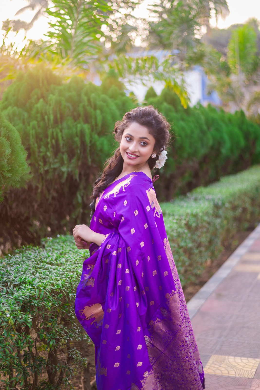 Lavender Banarasi Silk Zari Weaved Body Rich Pallu Border Saree