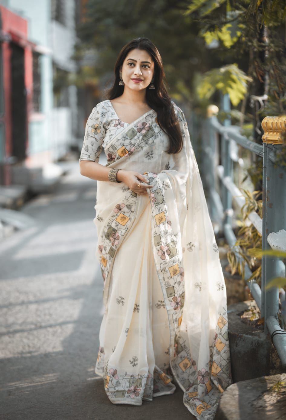 Off-White Soft Linen Pencil Handwork Embroidery All Over Saree