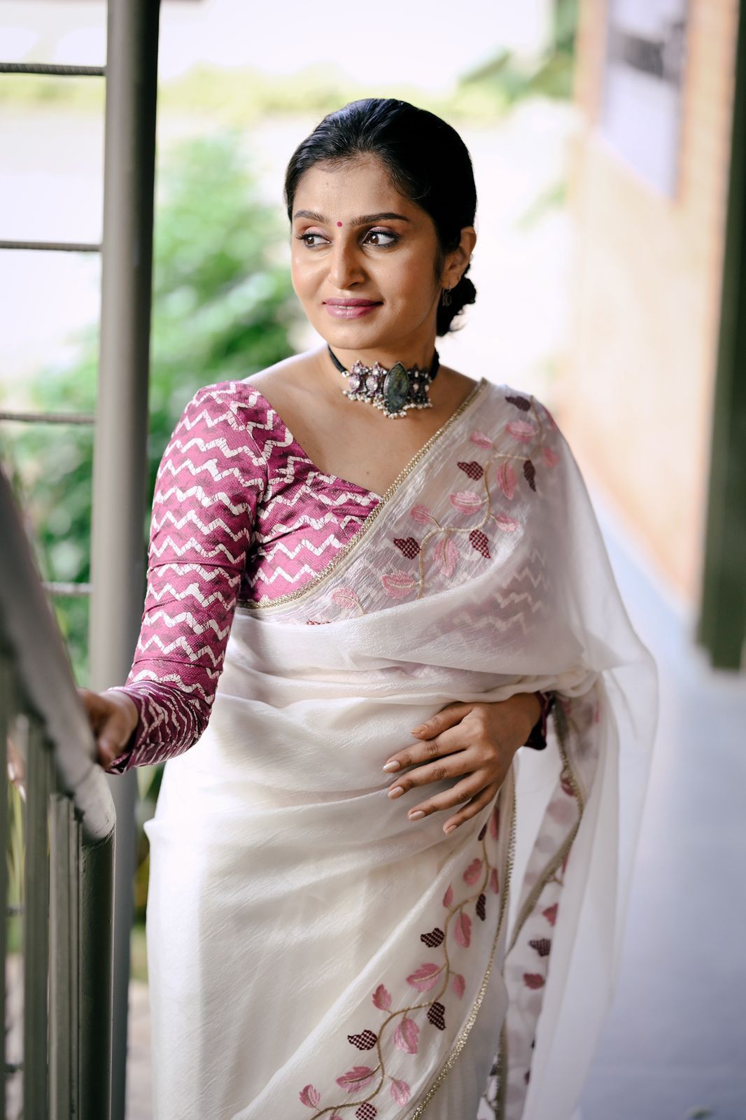 Ivory White Crush Georgette Embroidered On Border Saree With Blouse Piece