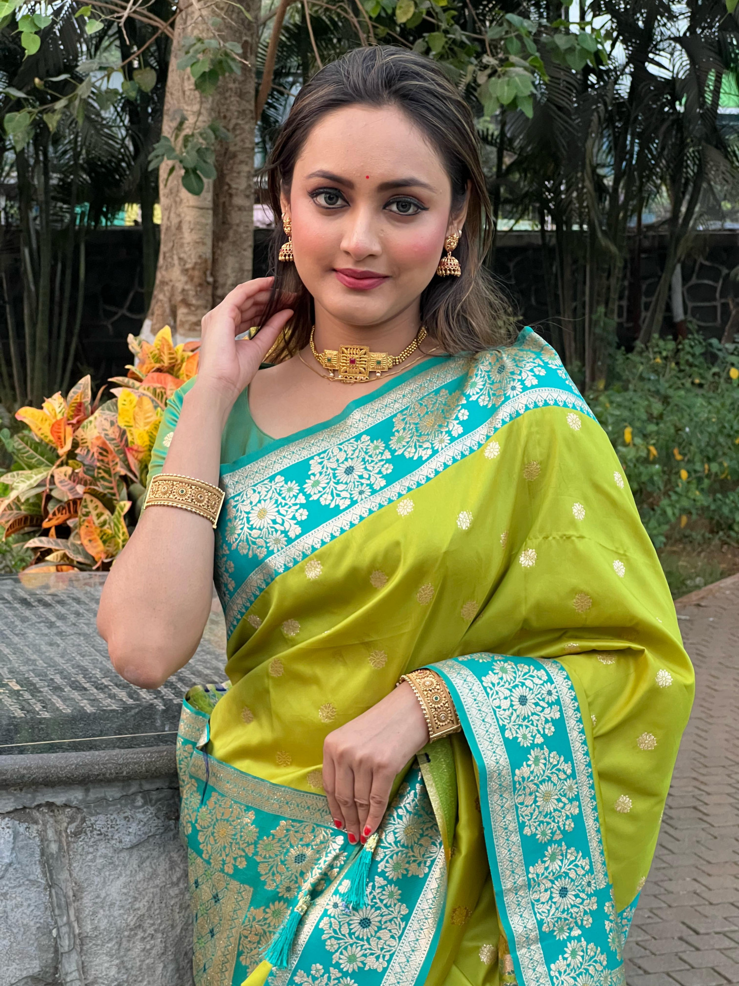 Mehendi Green Pure Banarasi Silk Rich Zari Weaved Pallu Border Saree