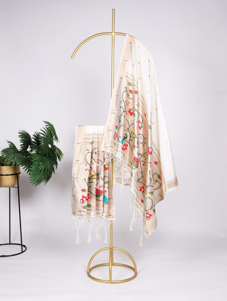 Image of Off-White Banarasi Silk Paithani Zari Meenakari Weaved Dupatta