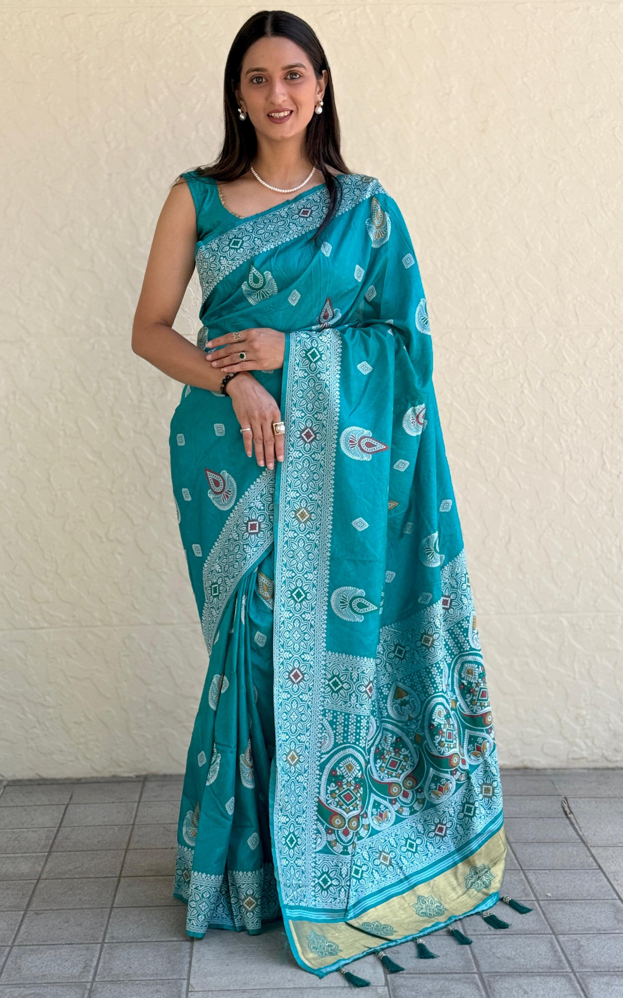 C-Green Pure Muslin Silk Rich Meenakari Weaved Body Pallu Border Saree