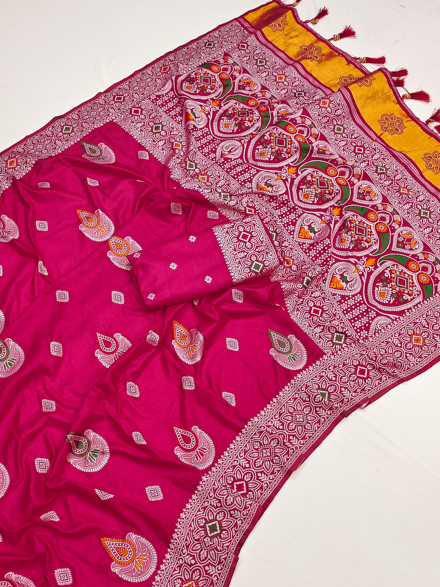 Red Pure Muslin Silk Rich Meenakari Weaved Body Pallu Border Saree