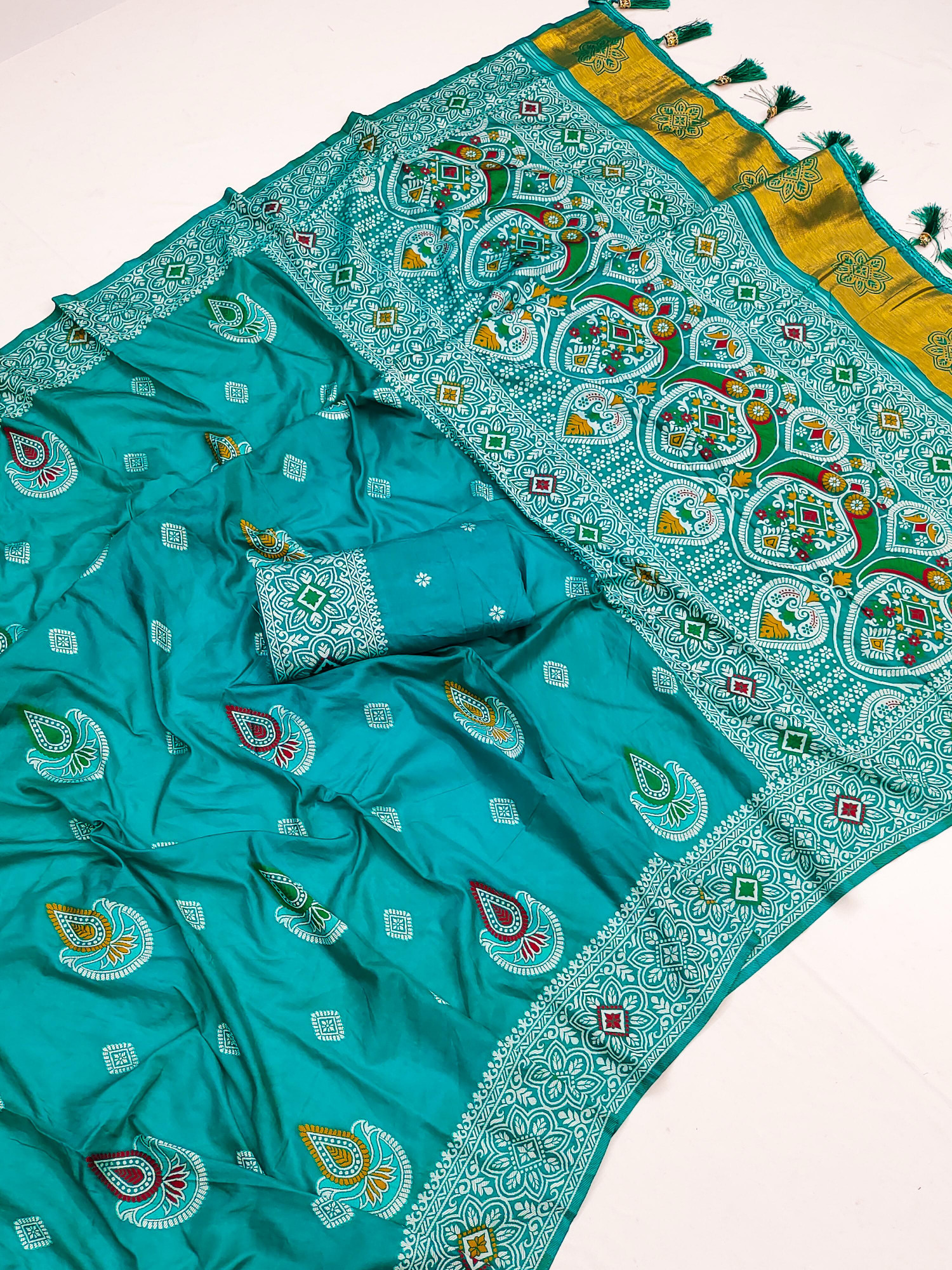 C-Green Pure Muslin Silk Rich Meenakari Weaved Body Pallu Border Saree