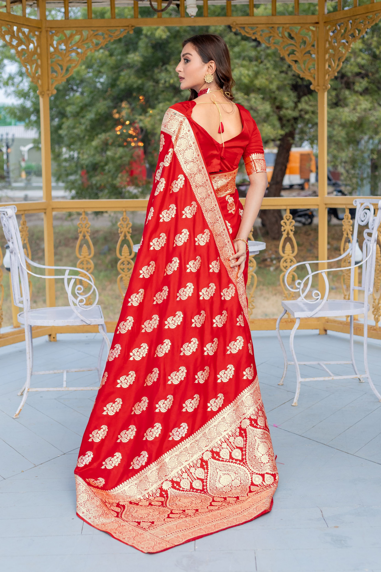 Red Pure Mushroo Banarasi Satin Silk Rich All Over Zari Weaved Saree