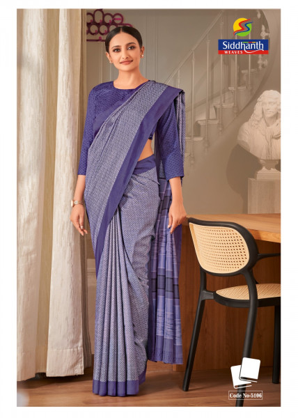 Image of Lavender Mulberry Silk Digital Printed Saree With Contrast Border Blouse