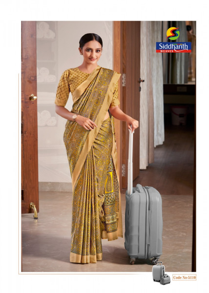 Image of Rust Mulberry Silk Digital Printed Saree With Contrast Border Blouse