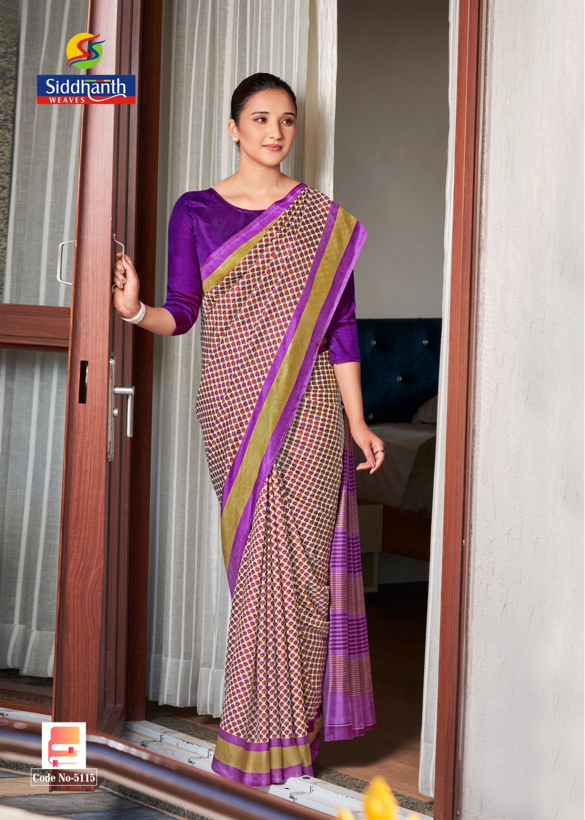 Indigo Mulberry Silk Digital Printed Saree With Contrast Border Blouse