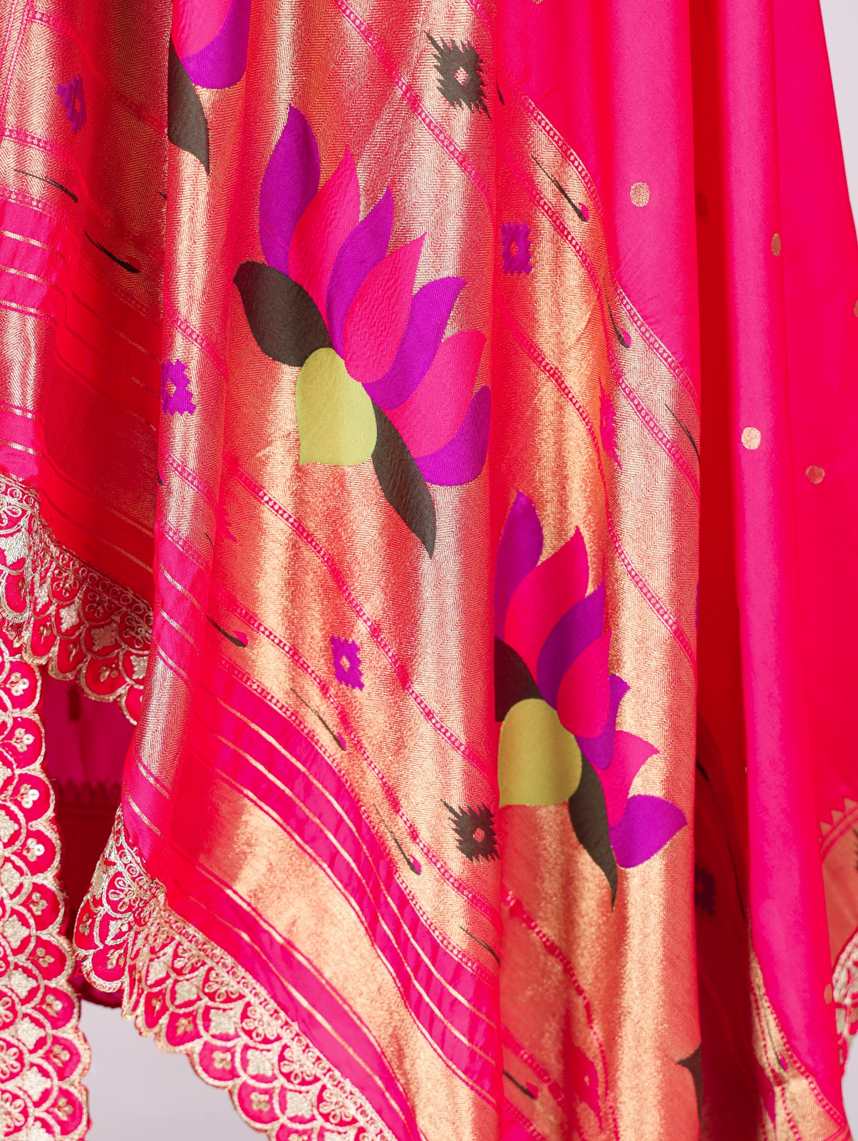 Raani Banarasi Paithani Silk Jacquard Weaved Sequence Thread Work Dupatta