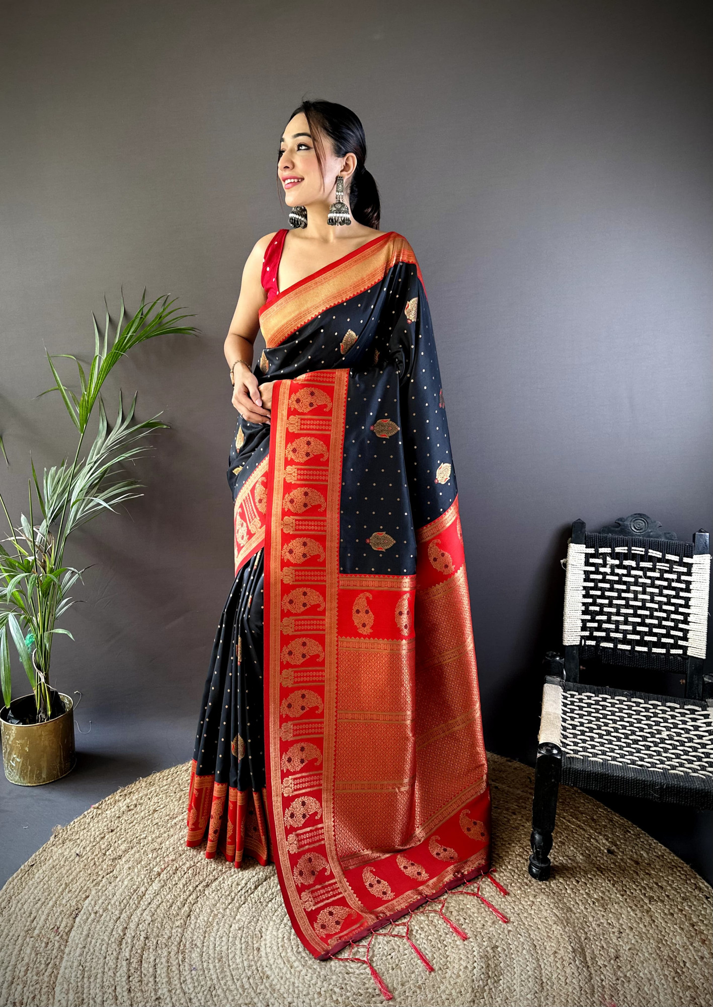 Black Pure Banarasi Silk Rich Zari Weaved Pallu Border Saree