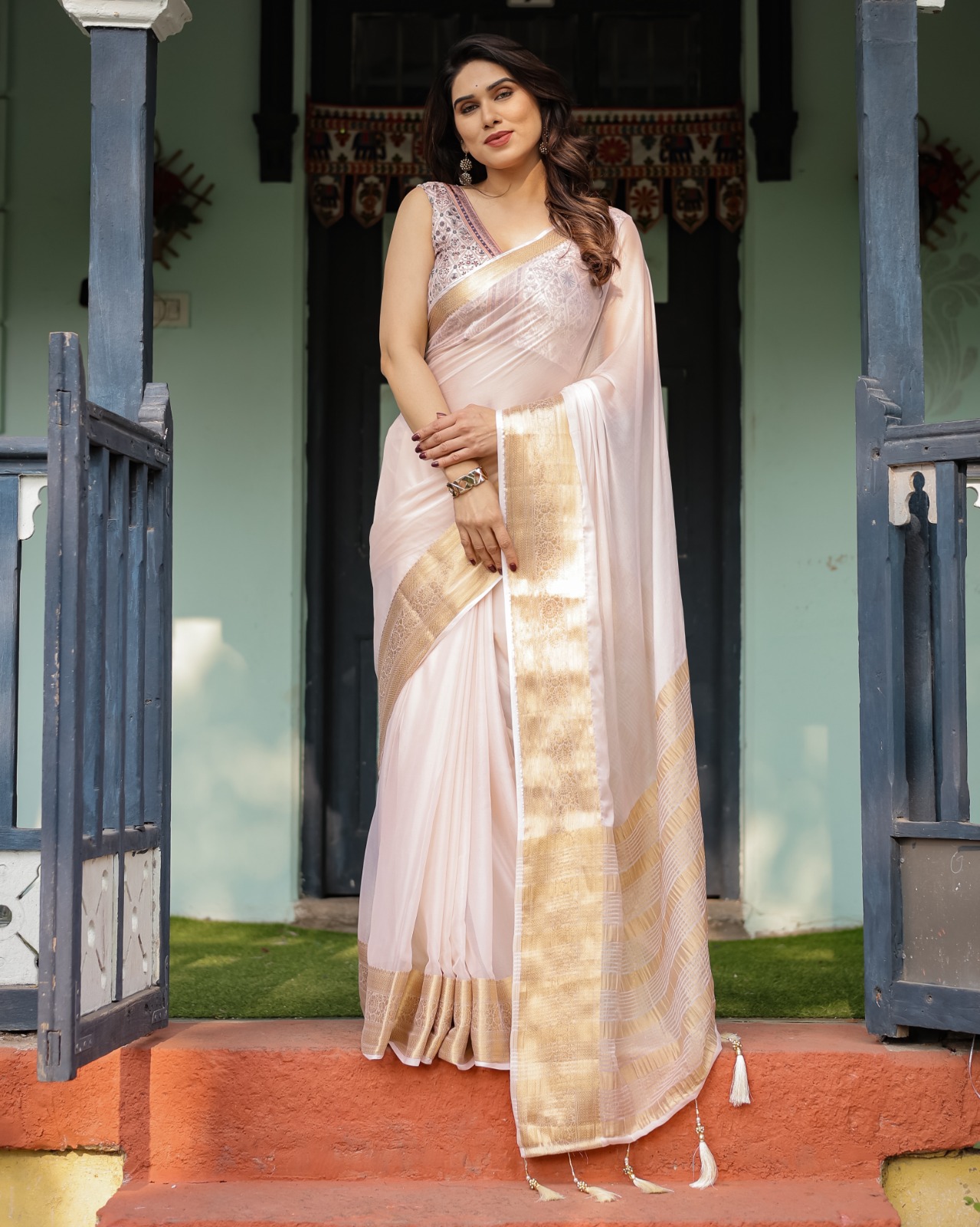Ivory White Chhifon Self Weaved Motifs With Golden Zari Pallu Border Saree