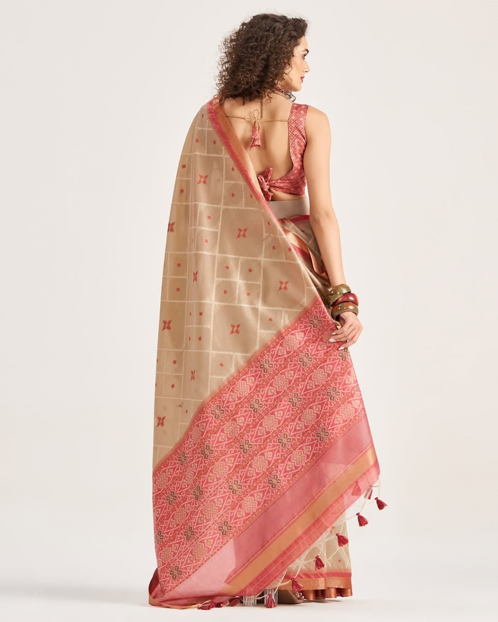 Cream Tussar Patan Patola All Over Jacquard Weaved Check Rich Pallu Border Saree
