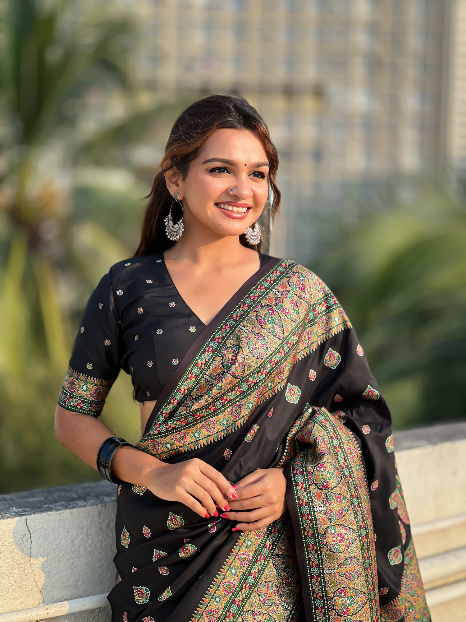 Black Pure Pashmina Silk Rich Zari Meenakari Weaved Body Pallu Border Saree