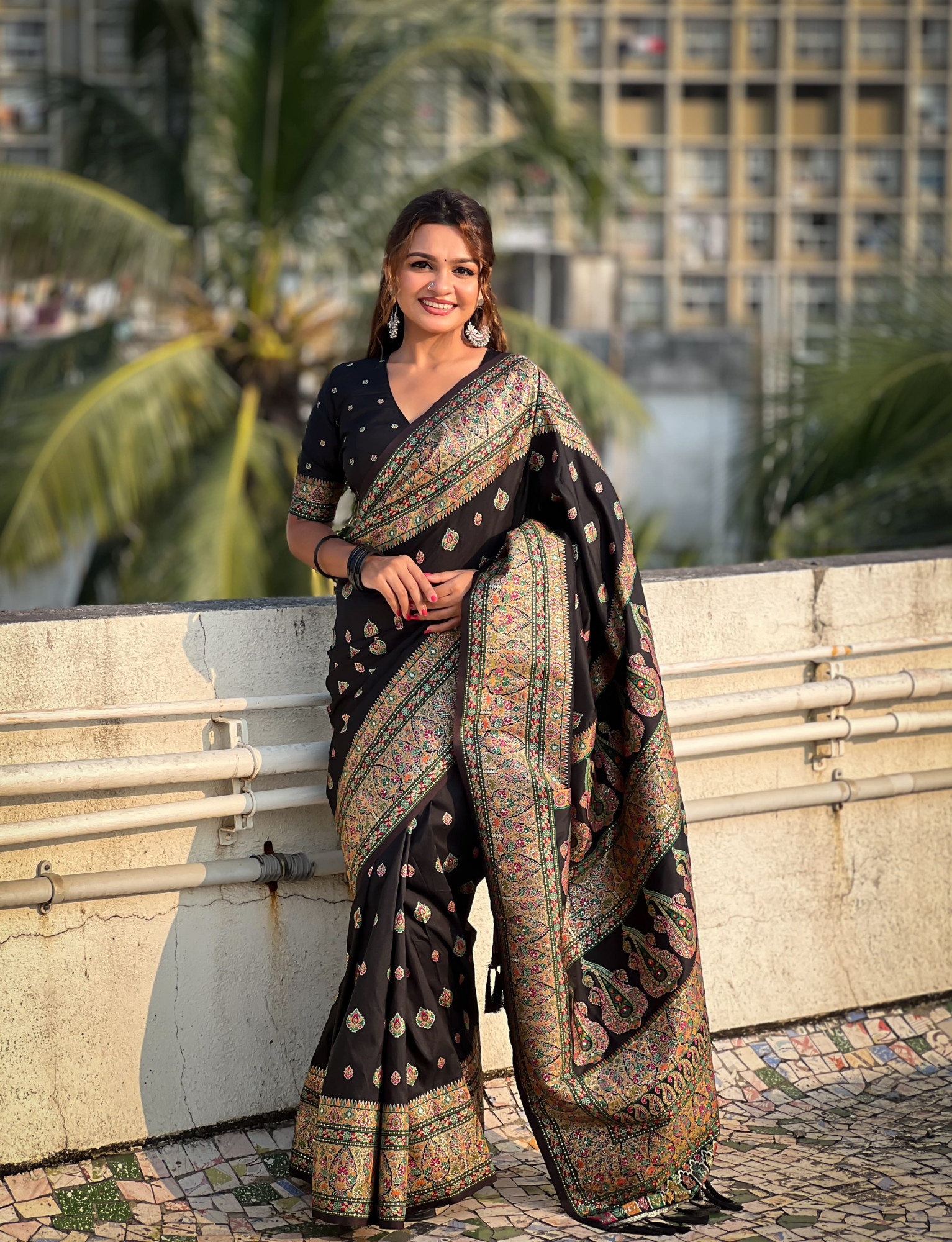 Black Pure Pashmina Silk Rich Zari Meenakari Weaved Body Pallu Border Saree