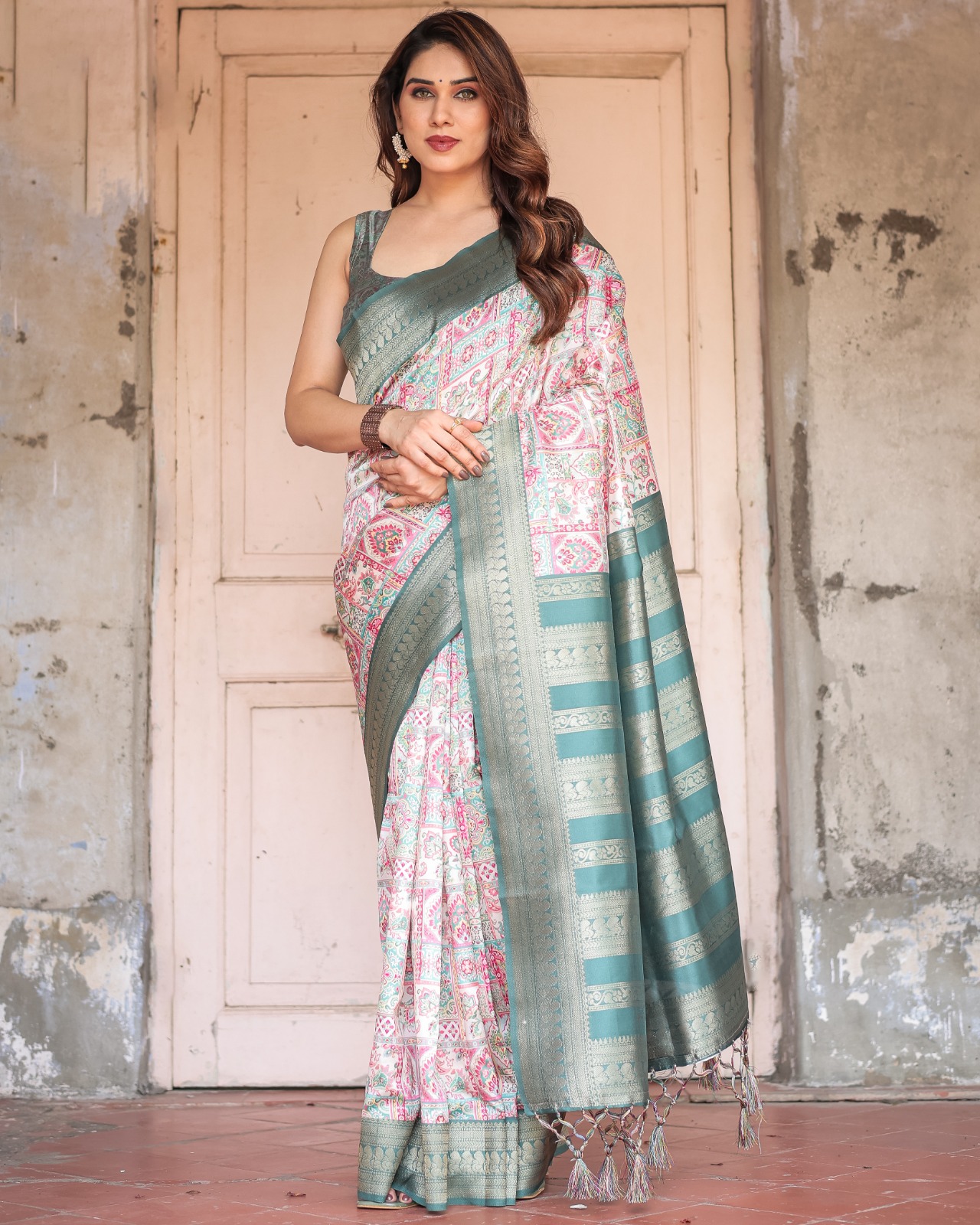 Pastel Ivory Pure Banarasi Silk Floral Geometric Print Body Zari Weaved Pallu Border Saree