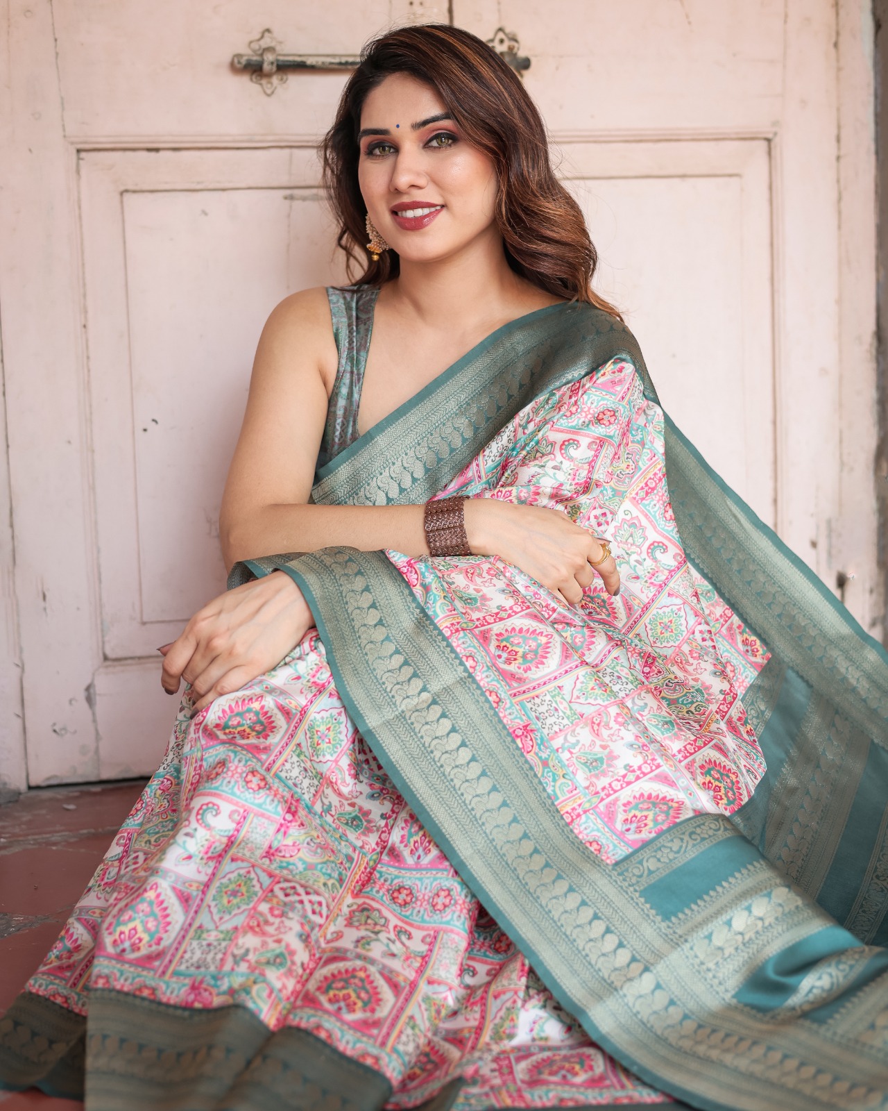 Pastel Ivory Pure Banarasi Silk Floral Geometric Print Body Zari Weaved Pallu Border Saree