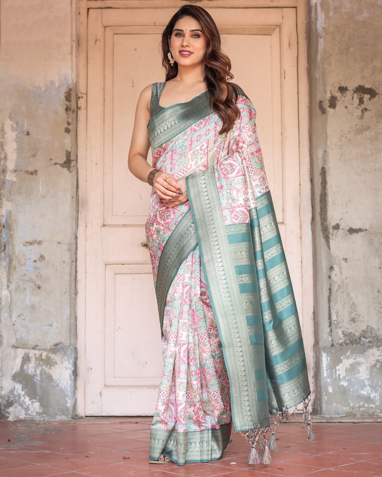 Pastel Ivory Pure Banarasi Silk Floral Geometric Print Body Zari Weaved Pallu Border Saree