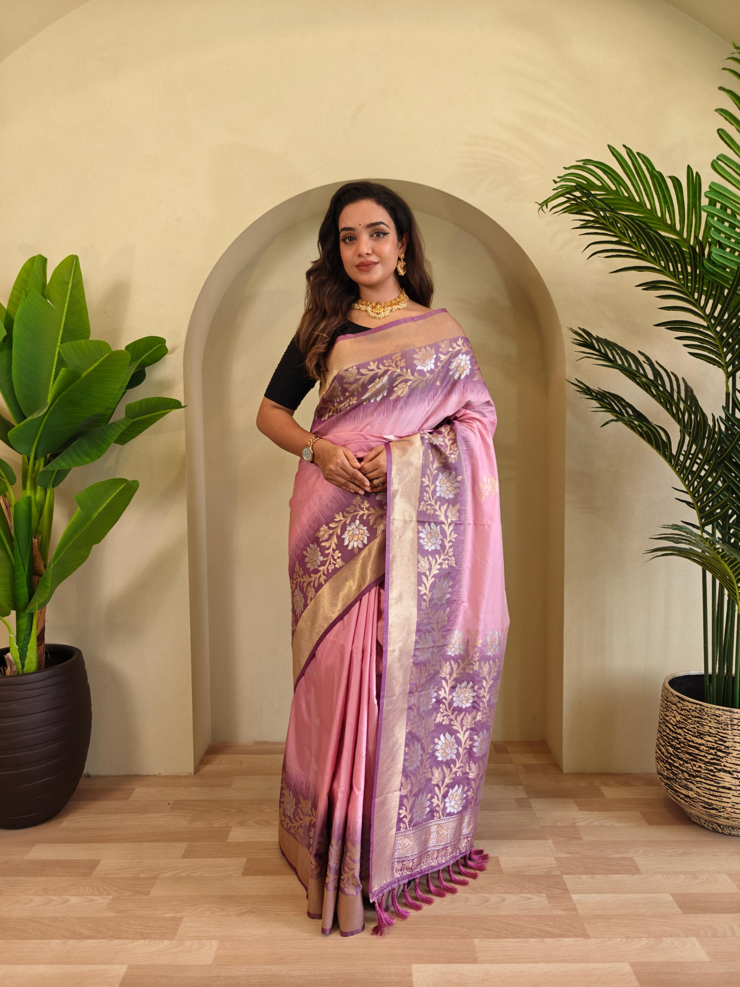 Pink Banarasi Silk Dual Tone Zari Weaved Contrast Pallu Designer Border Saree
